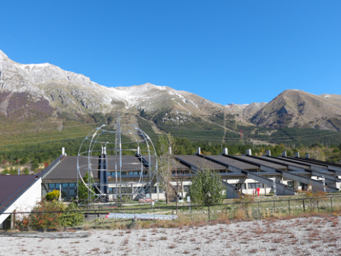 I Laboratori Nazionali del Gran Sasso ospitano il TECH-FPA PhD Retreat 2025 per la formazione di giovani Ricercatori in Fisica e Astrofisica